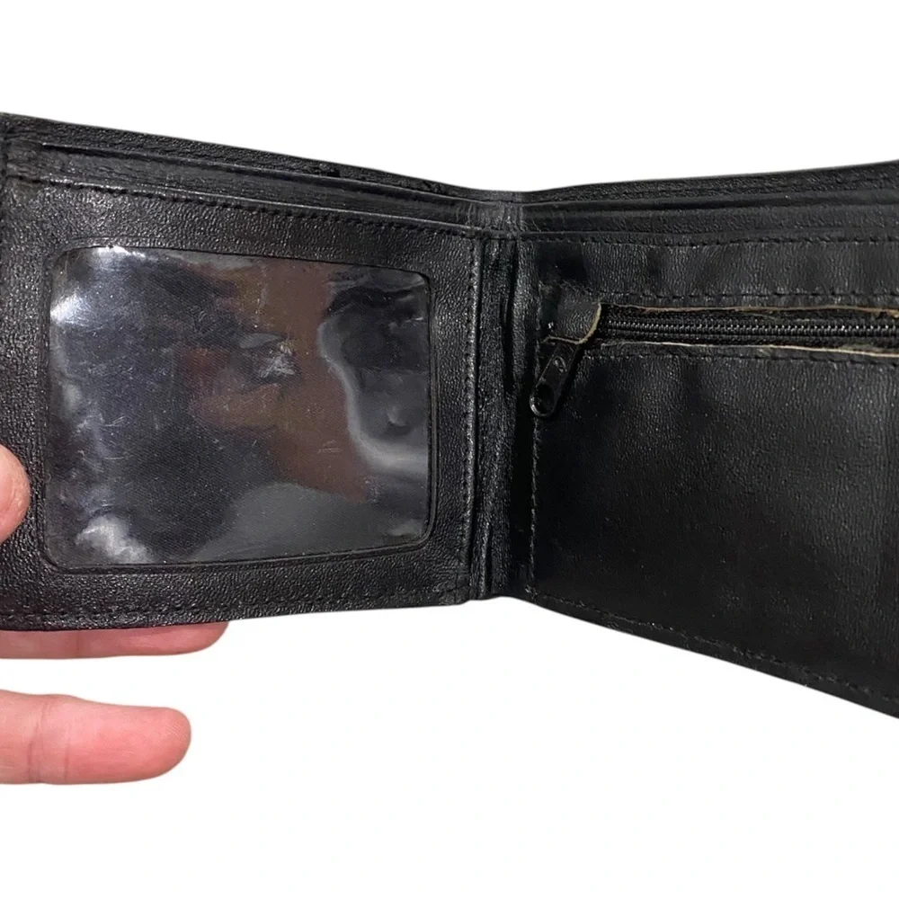 VTG souvenir Ecuador Leather Wallet with Embossed design bifold billfold Quito